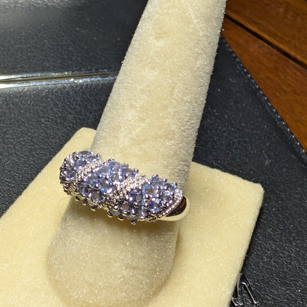 Reserved for @helen2by - Tanzanite 10K white gold, rope text ring, size 7